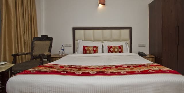 Premium Room (With Private Balcony and Normal View of Mountains)