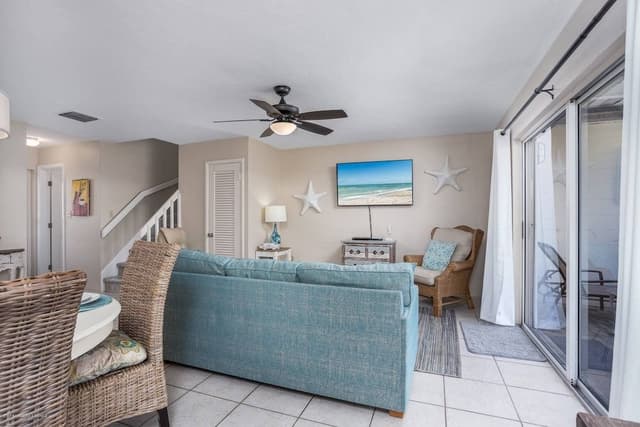 Condo (Jamaica Royale 2BR TownHome)