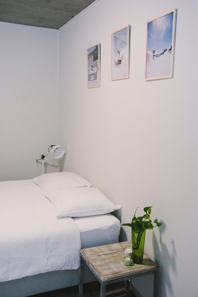 Basic Double, shared bathroom