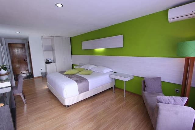 Deluxe Room, Balcony
