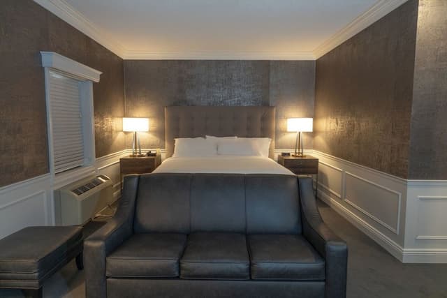 Suite, 1 King Bed (Resort)