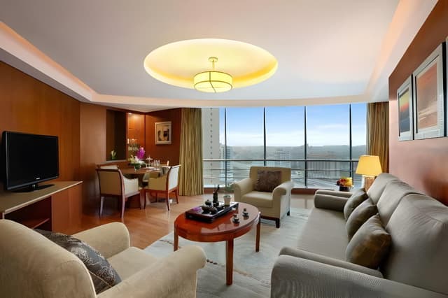 Deluxe Suite