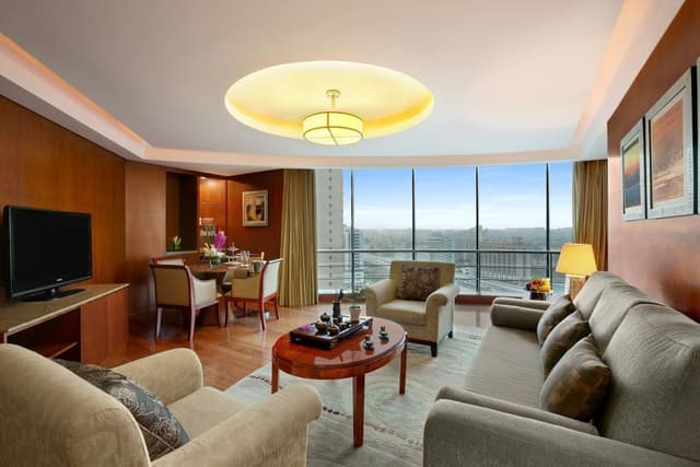 Deluxe Suite