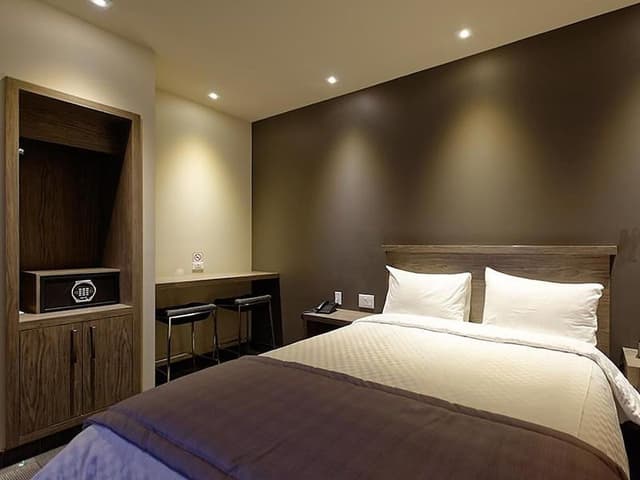 Superior Room, 1 King Bed