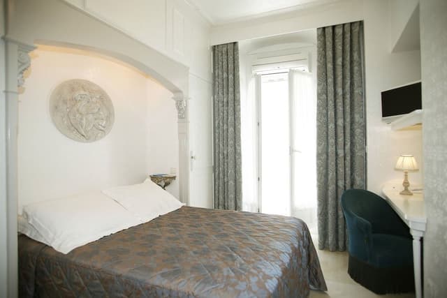 Comfort Double Room, City View