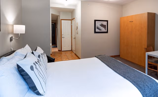 Comfort Studio, Multiple Beds (Deluxe Queen Studio)