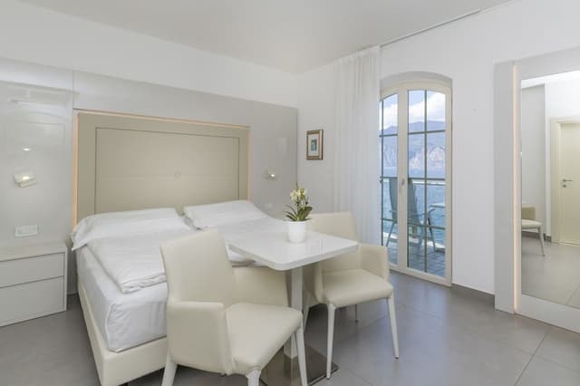 Double or Twin Room, Balcony, Lake View