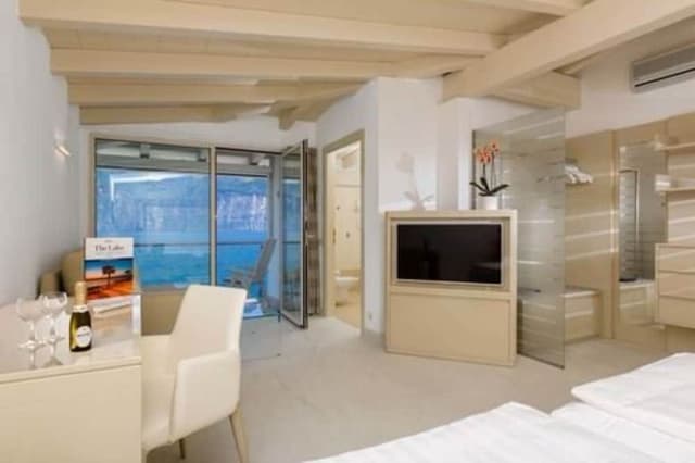 Junior Suite, Lake View