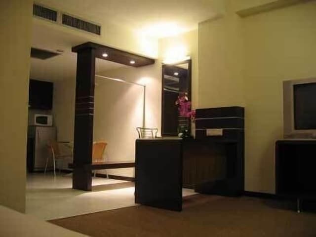 Executive Suite, Kitchenette