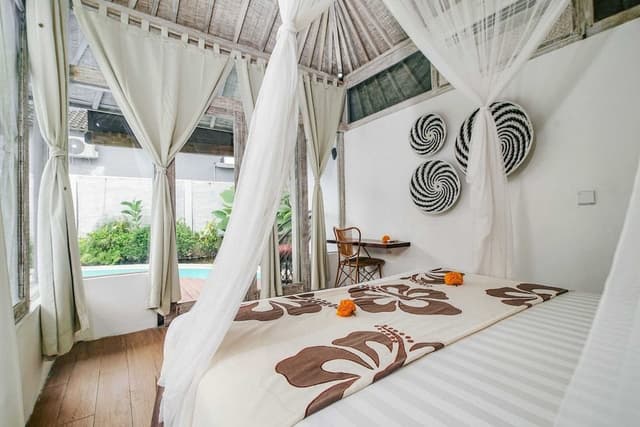 Basic Villa, Multiple Beds
