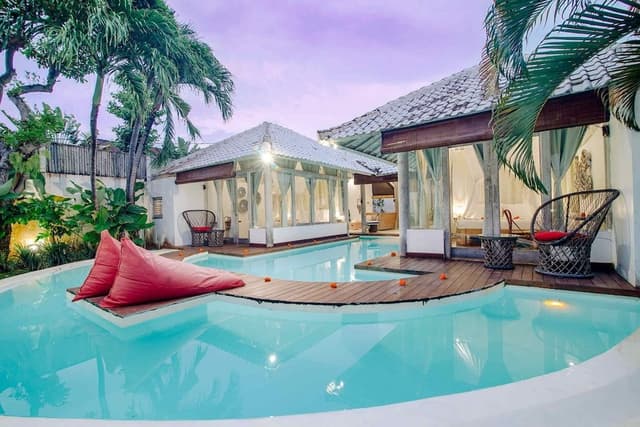 Basic Villa, Multiple Beds