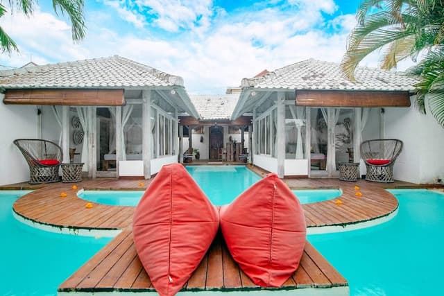 Basic Villa, Multiple Beds