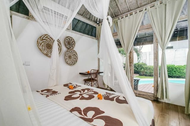 Basic Villa, Multiple Beds