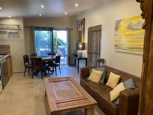 Villa, 2 Bedrooms, Bay View, Poolside