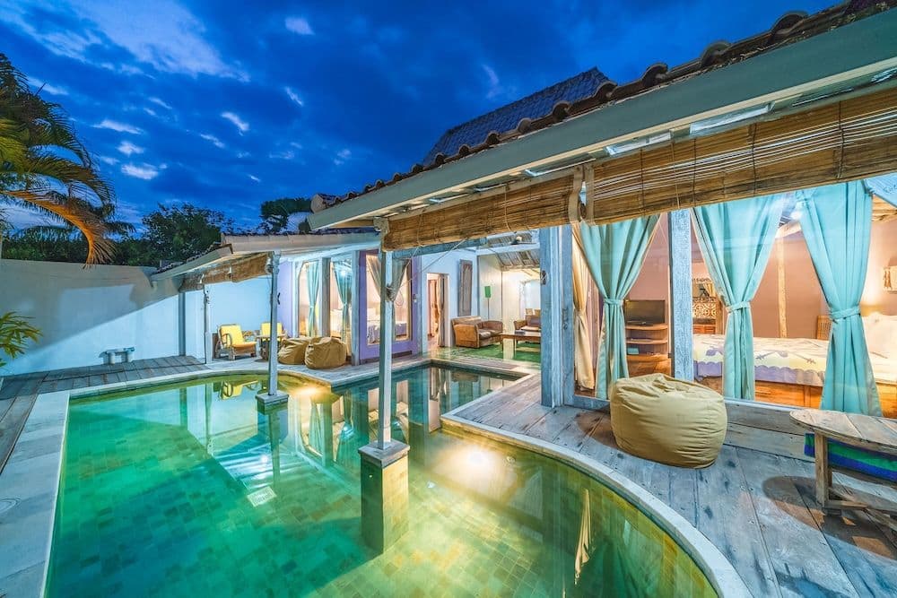 Villa West