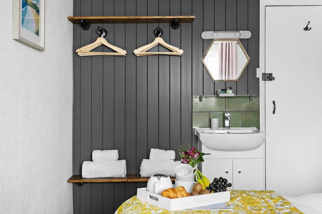 Suite, 2 Bedrooms, Private Bathroom