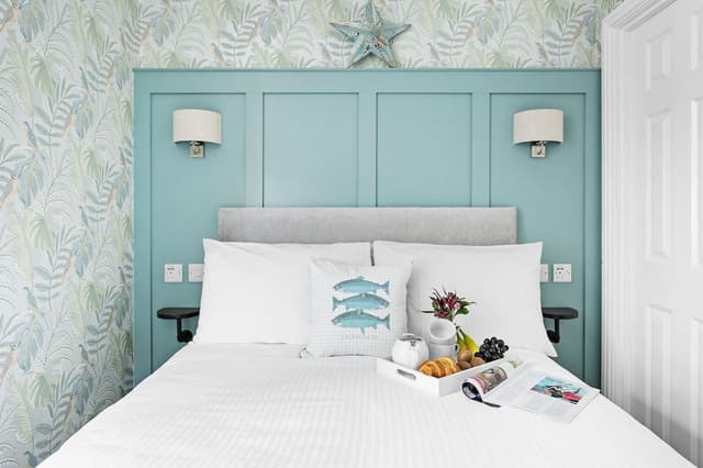 Double Room, Ensuite (Small)