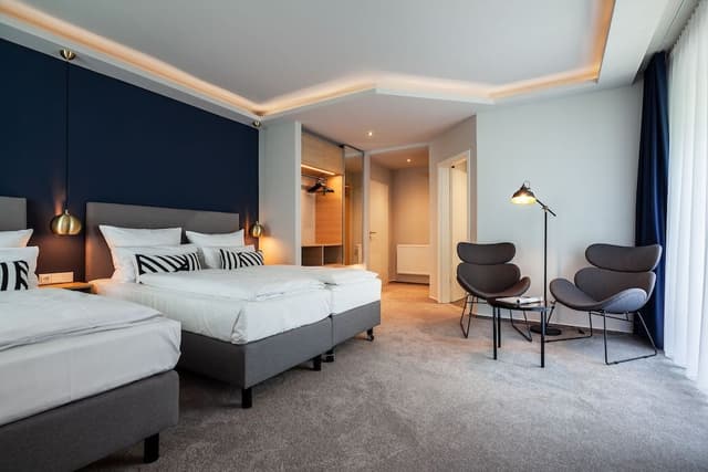 Family Room (4 adults)