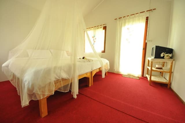 Standard Cottage Fan Room