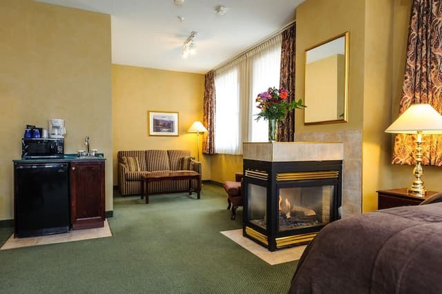 Family Suite, 1 King Bed with Sofa bed