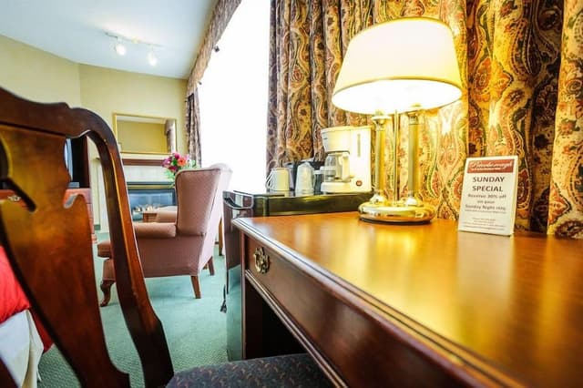 Standard Room, 1 Queen Bed