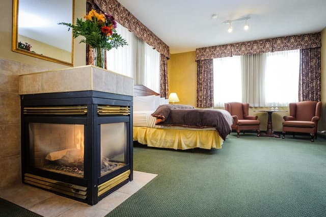 Family Suite, 1 King Bed with Sofa bed