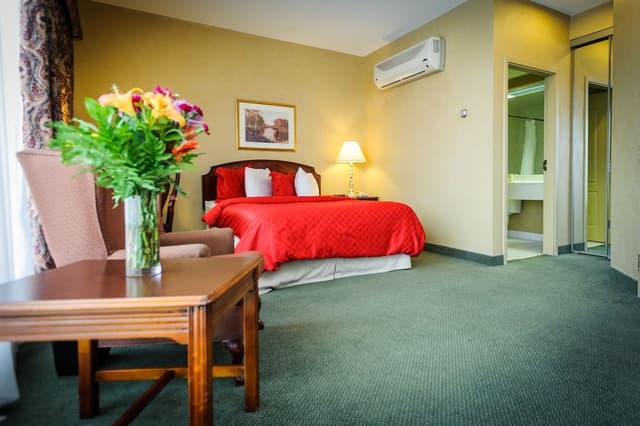 Standard Room, 1 Queen Bed