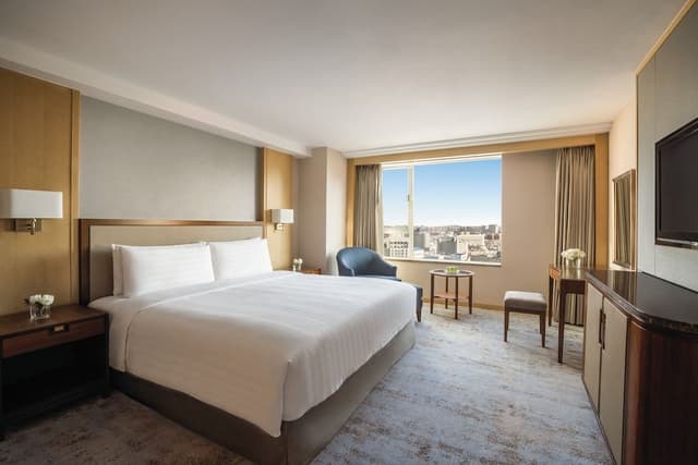 Deluxe Room, 1 King Bed