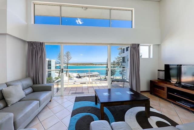 Level 3 Three Bedroom Apartment, Sea Views (Stair Access)