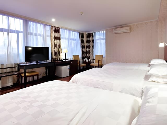 Deluxe Triple Room
