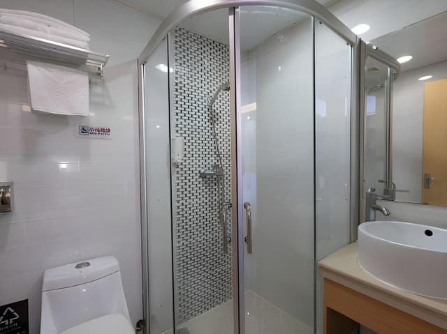 Deluxe Business Hotel Room (Double bed)