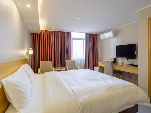 Deluxe Business Hotel Room (Double bed)