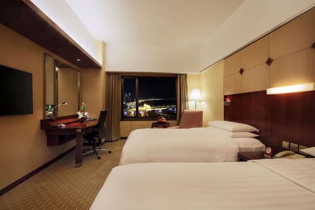 Deluxe Room Twin