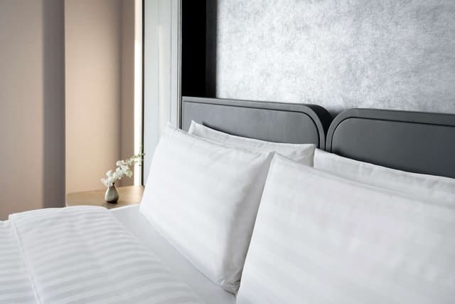 Family Room, 1 King Bed, City View (Deluxe)