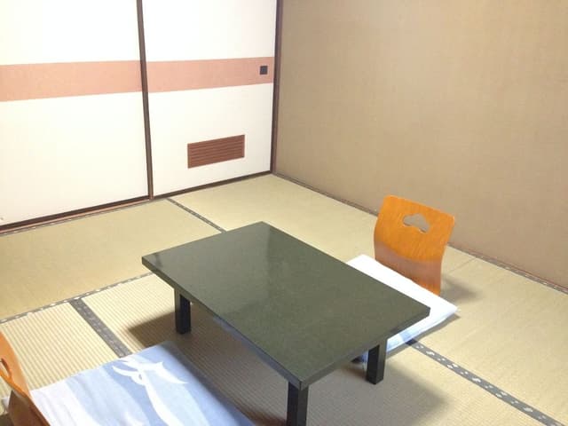 Japanese Style with Shared Bathroom (6 Tatami Mats/ 9 Square Meter) - Room Only