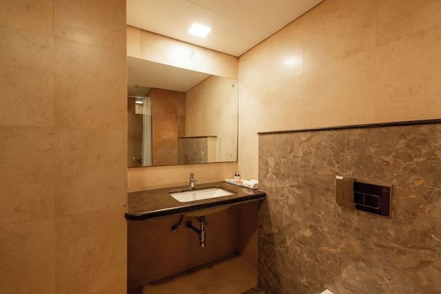 Executive Suite, City View
