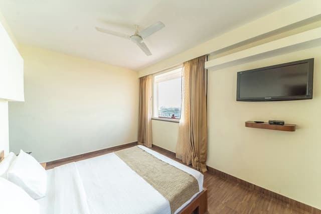 Executive Suite, City View