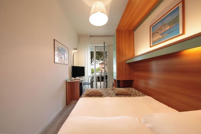Small Economy Room