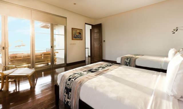 3 Bedrooms Deluxe Villa Beachfront
