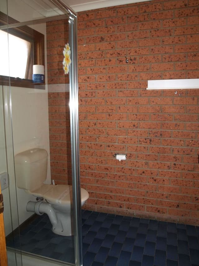 Standard Room (Queen)
