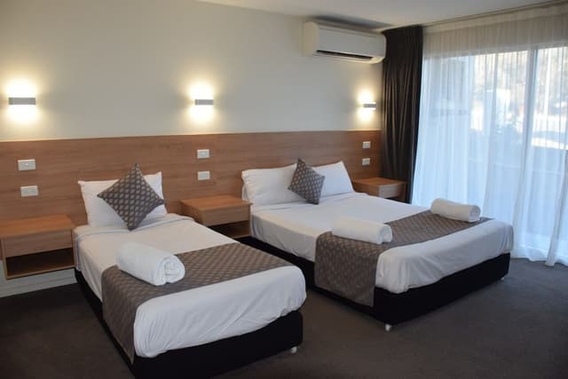 Luxury Triple Room, Mountain View