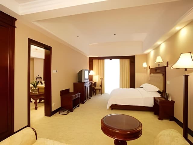 Deluxe King Room