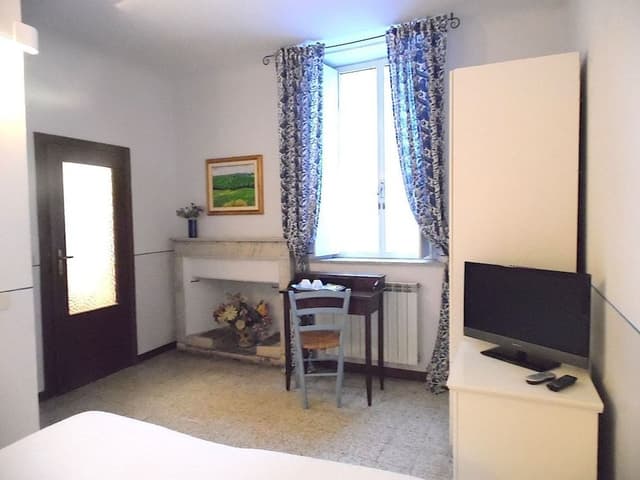 Standard Room, 1 Queen Bed
