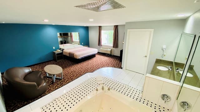 Room, 1 King Bed, Jetted Tub