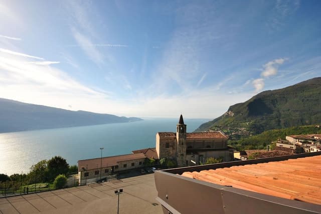 Standard Double Room, Terrace, Partial Lake View