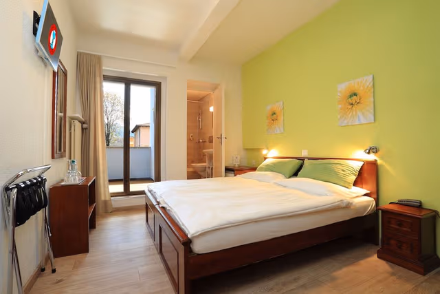 Basic Double or Twin Room, Non Smoking, Garden View
