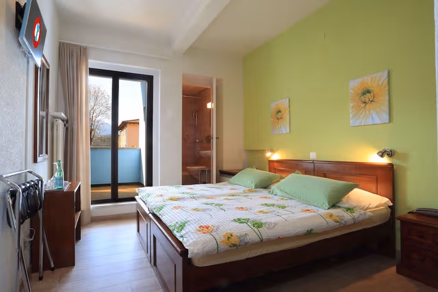 Basic Double or Twin Room, Non Smoking, Garden View
