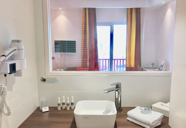 Chambre Double Deluxe, 1 grand lit, terrasse, vue mer