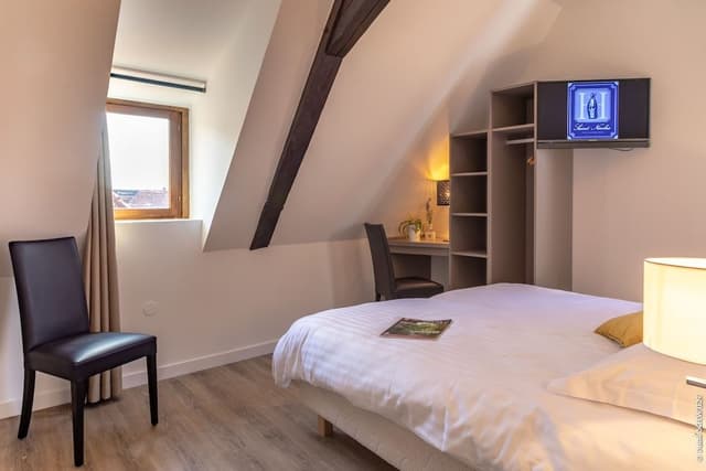 Grand Comfort Room