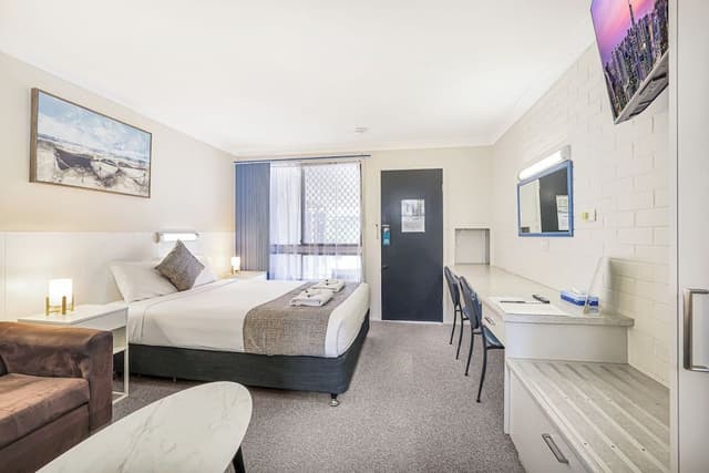 Deluxe Queen Room